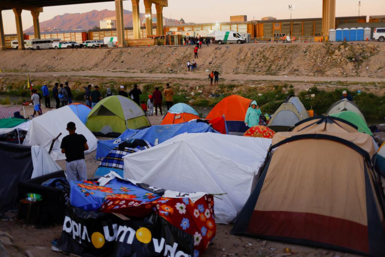 Border Patrol fires at mob who tried to storm into the US