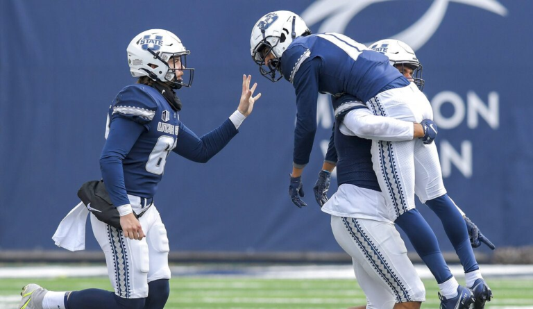 Utah State gets tricky, runs away from New Mexico, 27-10