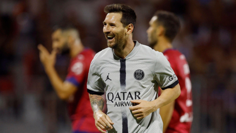 Lionel Messi on brink of agreeing huge Inter Miami switch with two former Barcelona teammates to follow