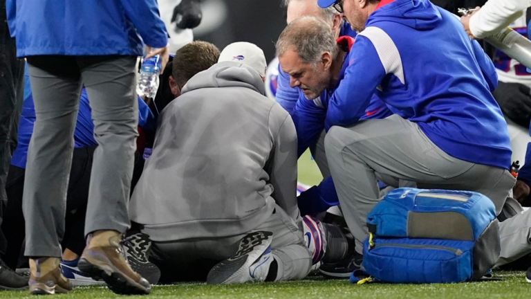 Sports doctor urges heart shield padding for NFL players