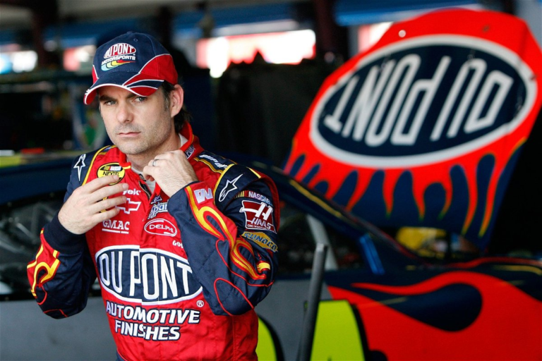 Iconic NASCAR Picture Including Hendrick Motorsports Legend Jeff Gordon Taken Before Disastrous Race Resurfaces; Here Is Why the Race Was a Calamity