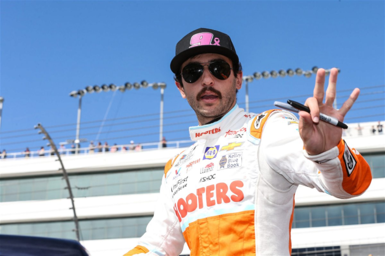 “Don’t Blame Me, That’s on You”: Chase Elliott Rubbishes the “Way Too Early” 2023 NASCAR Prediction