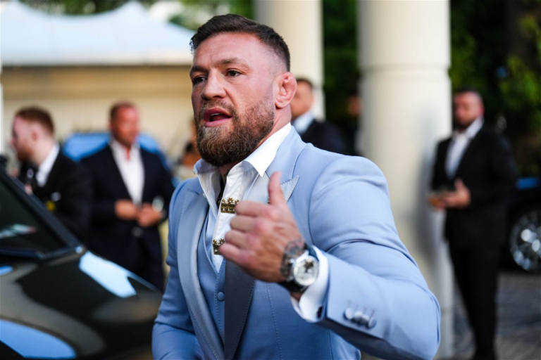 Amid Beef With Joe Rogan, Conor McGregor Sends an Unexpected Message to the ‘Best on the Desk’ Before UFC 284