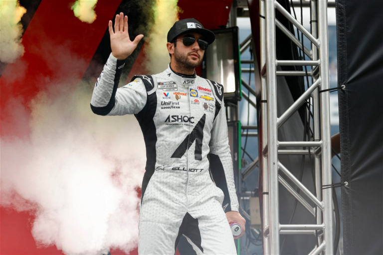 “I Think When You…” – Chase Elliott’s Take on NASCAR’s Controversial Moves in Chicago and LA Proves Why He’s the Fan Favorite