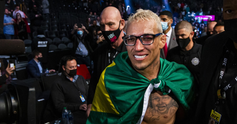 Charles Oliveira Defeats Beneil Dariush by 1st-Round KO in UFC 289 Lightweight Fight