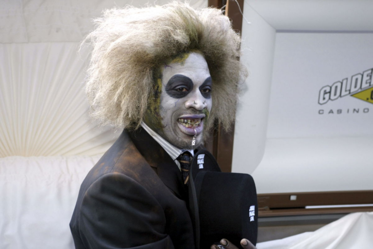 Honoring Dennis Rodman, Ex-Warrior Star Revives Iconic Oscar-Winning Movie Costume for Halloween