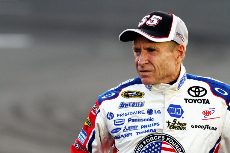 Martinsville Weekend Leaves Mark Martin in Disgust After Another Controversy Plagues NASCAR Playoffs