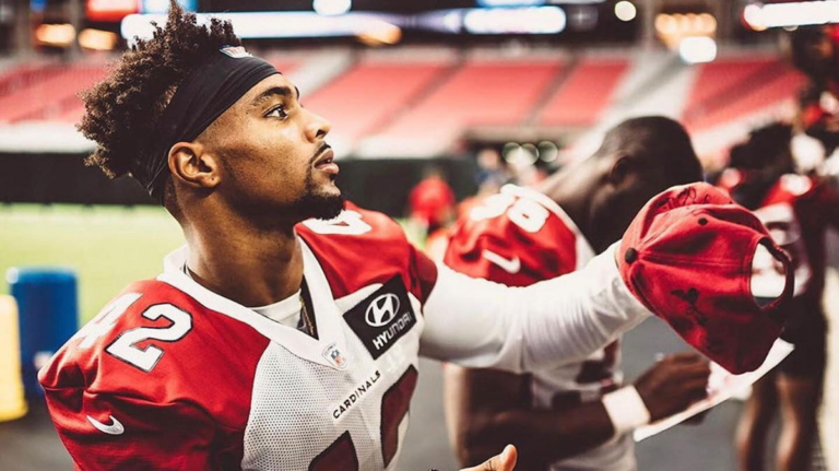 Reminiscing Past, Jonathan Owens Comes Back to Stadium That Gave Him NFL Start: “It All Started”