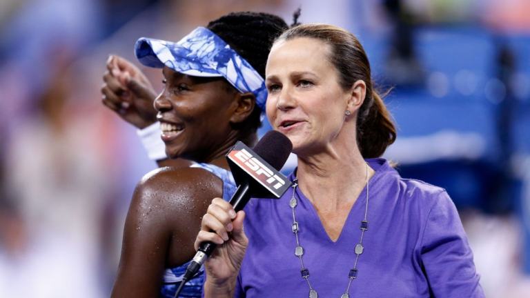 Pam Shriver: Car containing trophies stolen after evacuating fires