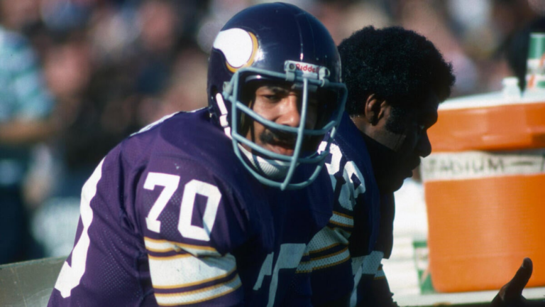 Jim Marshall dies at 87: Vikings legend was a member of the famous ‘Purple People Eaters’ defensive line