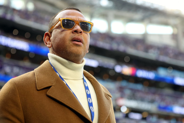 MLB Rival Rekindles Petty Alex Rodriguez Feud With Hilarious Father’s Day Troll