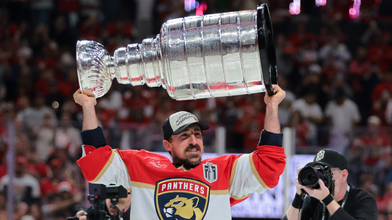 Brad Marchand staying with Panthers on six-year contract: Report