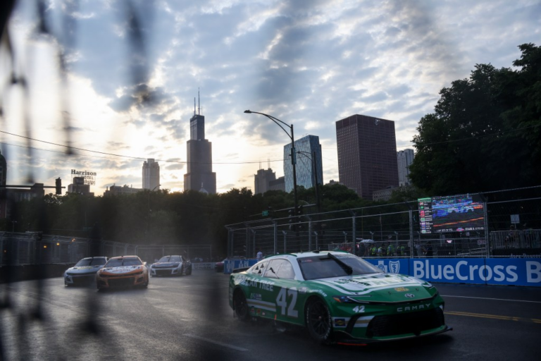 NASCAR Chicago Street Race puts city back on national TV stage