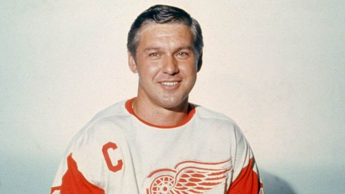 Detroit Red Wings icon Alex Delvecchio passes away at 93
