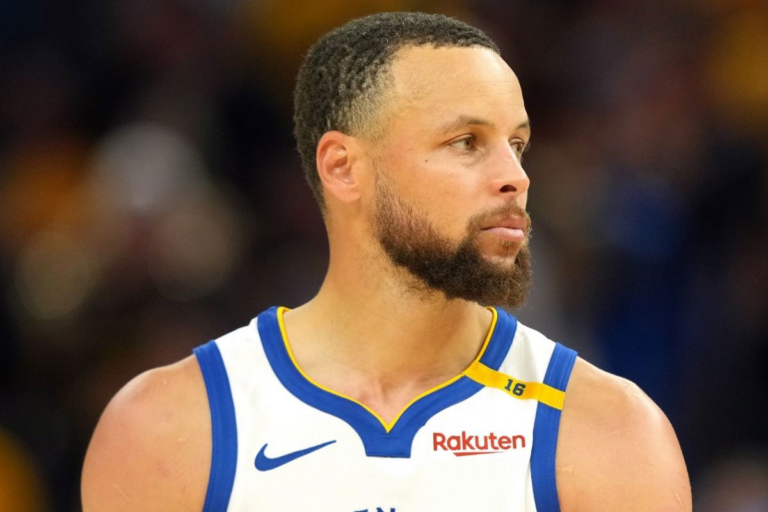 Nothing Is Changing in Warriors Front Office as Stephen Curry Issues Health Update