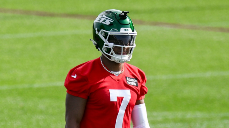NFL news: Jets’ Justin Fields avoids significant injury after being carted off
