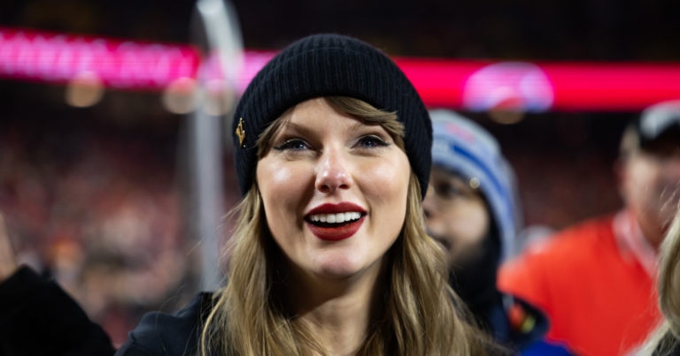 Taylor Swift Fans Ruthlessly Mock Injured NFL Star
