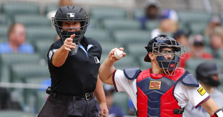 Jen Pawol praised after breaking MLB umpire gender barrier