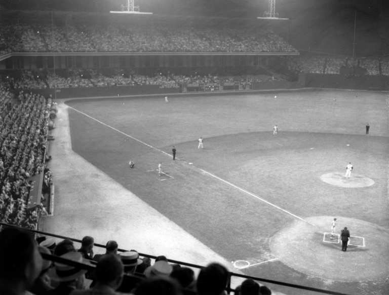 White Sox flip the switch to host city’s first MLB night game at Comiskey Park