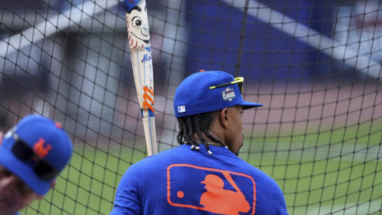 Big leaguers feel like kids for a day at MLB Little League Classic