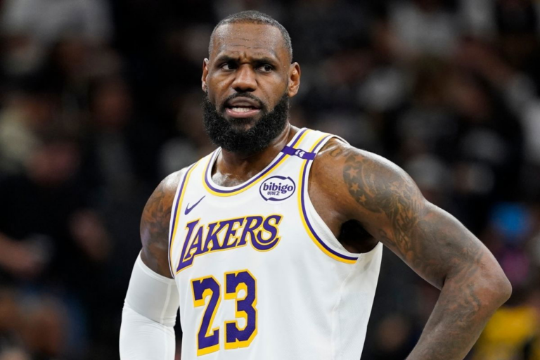 Dark Horse Team Sparks LeBron James Trade Rumor With 3-Word Post