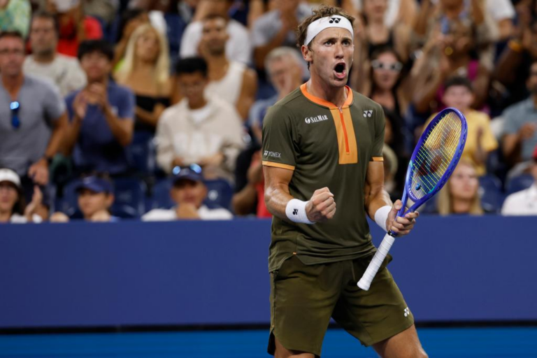 Tennis fans split over spliffs at US Open after player gripes about smell