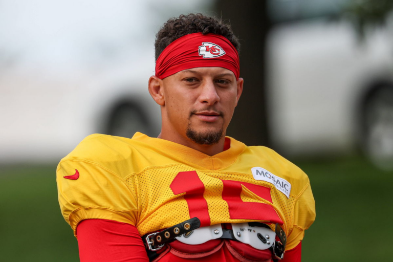 2x NBA Champ Rajon Rondo Compared to Patrick Mahomes After Viral Top-Ranked Flag QB Claim