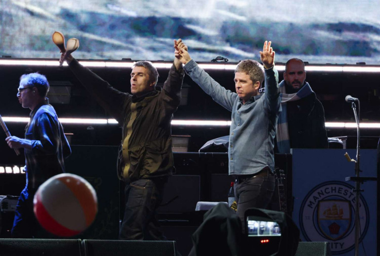 Oasis’ Reunion Tour Has Fans Opening Up Their (Wonder)wallets