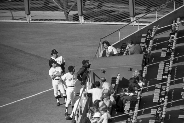 Randy Moffitt, Ex-MLB Pitcher and Brother of Dodgers’ Owner, Dies