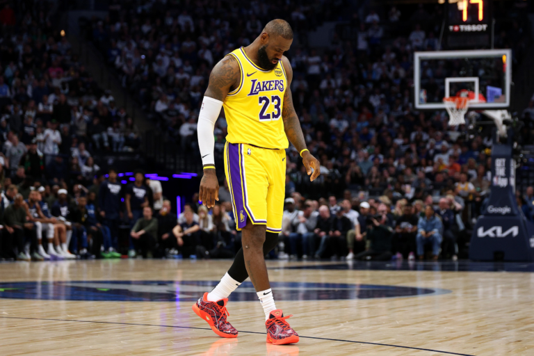 Lakers’ LeBron James Receives Ominous Season Trade Forecast