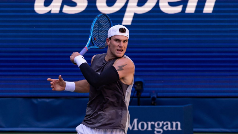 Why some righties play lefty in tennis … and others do the opposite