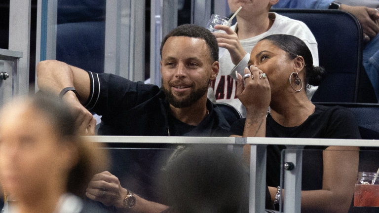 Warriors star Stephen Curry cheers on Carlos Alcaraz at US Open