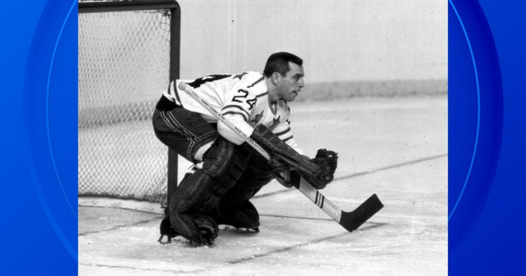 Hall of Fame hockey player Eddie Giacomin has died