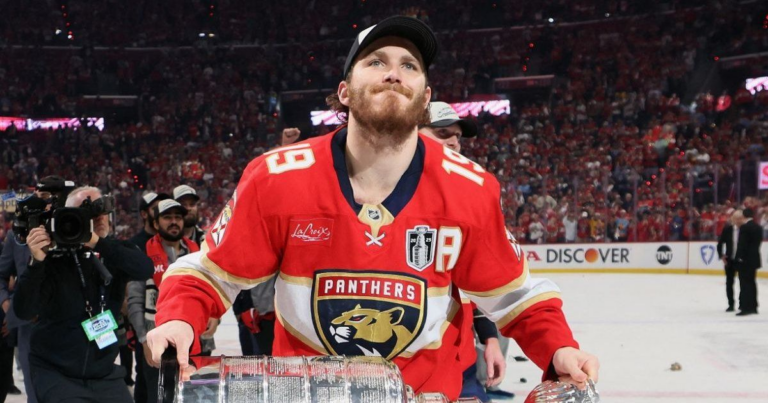 Matthew Tkachuk fuera hasta diciembre tras cirugía, confirma Florida Panthers