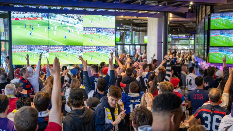 How Smashburger Founders’ Sports Bar Chain Is Reshaping The Game-Day Experience