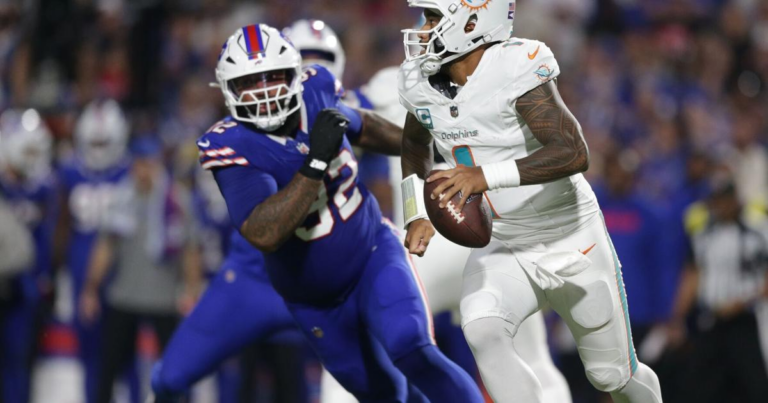Bills hold on for 31-21 win over Dolphins
