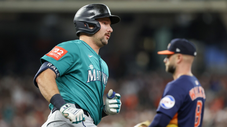 Mariners slugger Cal Raleigh hits MLB-leading 58th home run against Astros