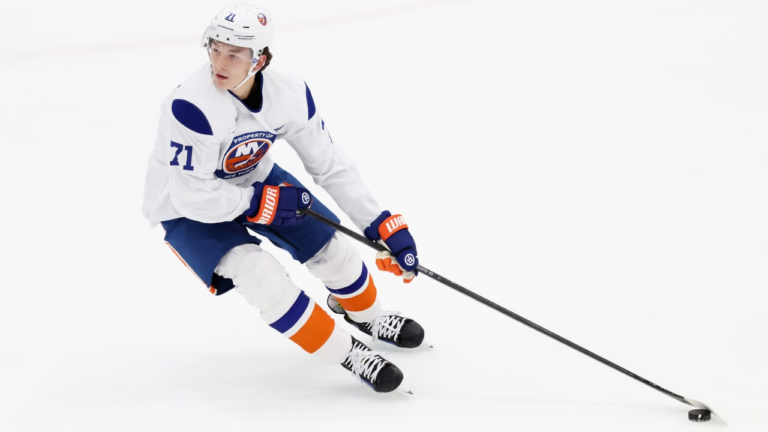 NHL Status Report: Schaefer to make debut in Islanders preseason opener