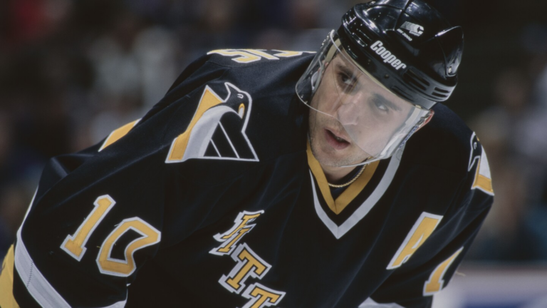 Scotty Bowman and Ron Francis headline the Pittsburgh Penguins’ Hall of Fame class of 2025