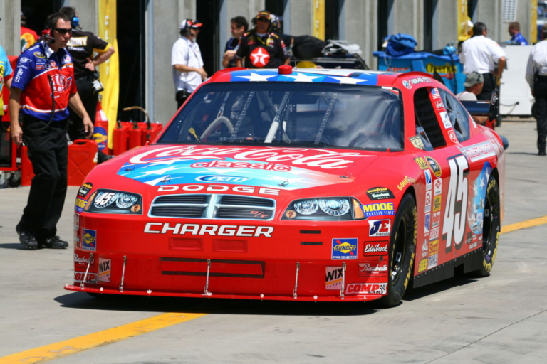 Former NASCAR Executive Exposes the Chaotic Downfall of Car of Tomorrow’s Failed Wing Design