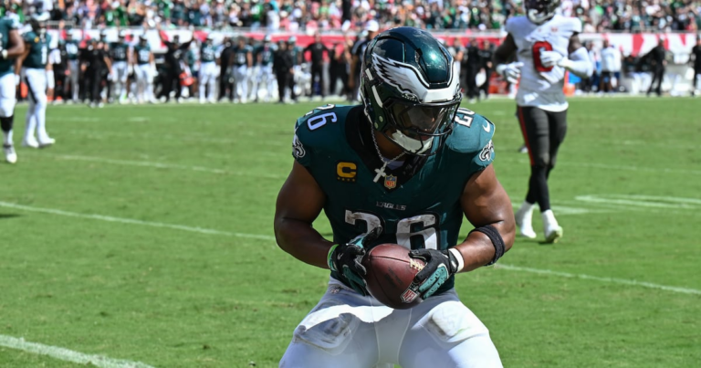 Eagles send a message to the NFL and the 31 other teams with the fake tush push