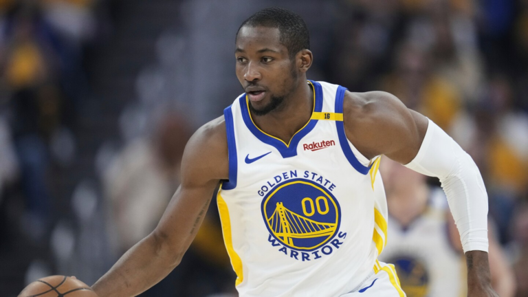 Kuminga back on the court with Warriors after contract stalemate