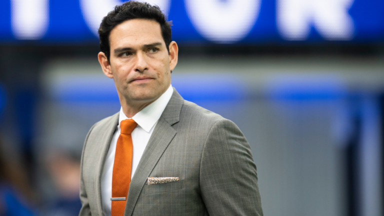Ex-NFL quarterback Mark Sanchez stabbed in altercation : NPR