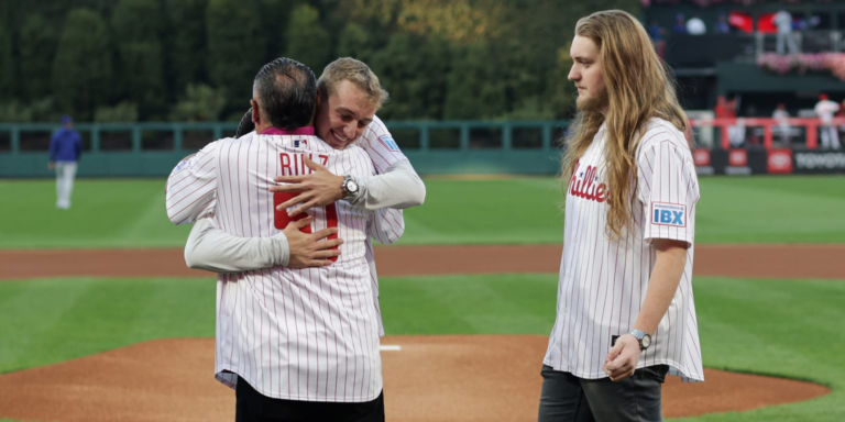 Roy Halladay’s sons throw ceremonial first pitch to Carlos Ruiz