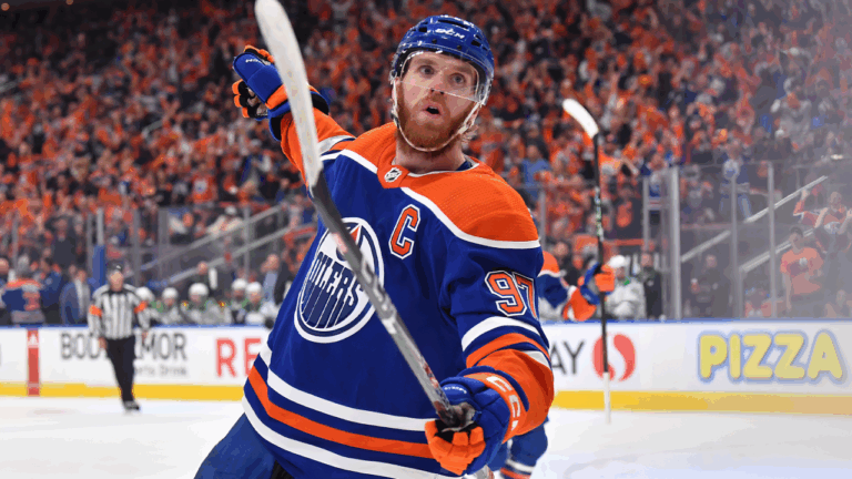 Trophy Tracker: McDavid of Oilers favorite to win Hart Trophy for 4th time