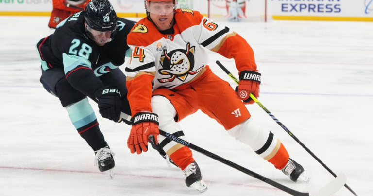 Ducks lose season opener to Seattle Kraken