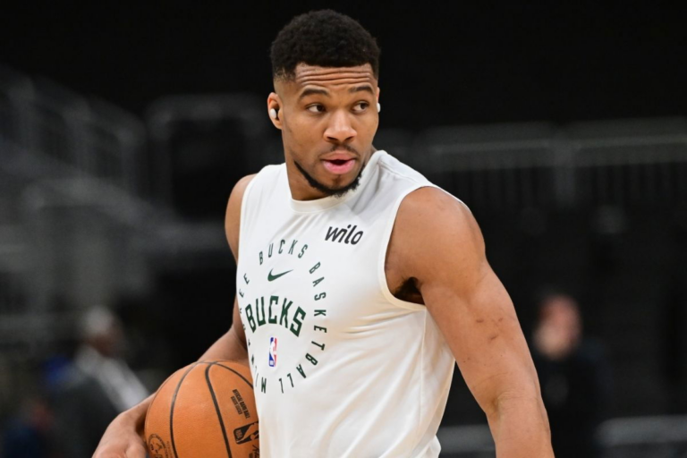 3x-NBA Champion’s Trade Suggestion Protects Giannis Antetokounmpo’s ‘Cheap’ Habits That Knicks Cannot