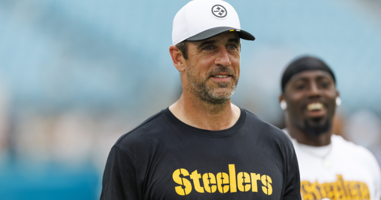 Aaron Rodgers Receives Bad News Before Browns Game