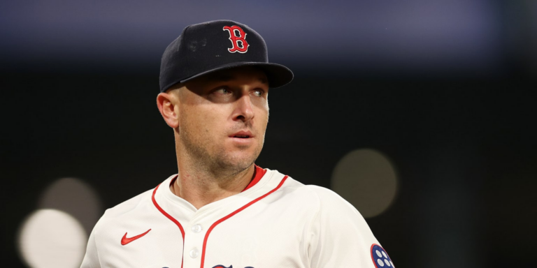 Alex Bregman to be free agent after opt-out (source)