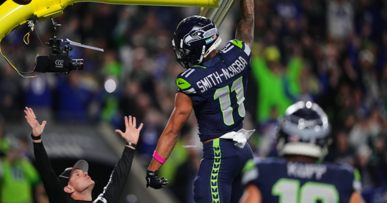 Smith-Njigba, defense show out again for Seahawks in 27-19 win against Texans